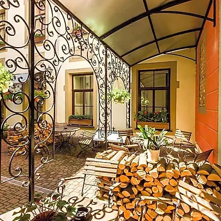 Old Boutique 