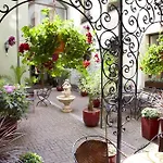 Old Boutique 