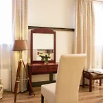 Old Boutique 